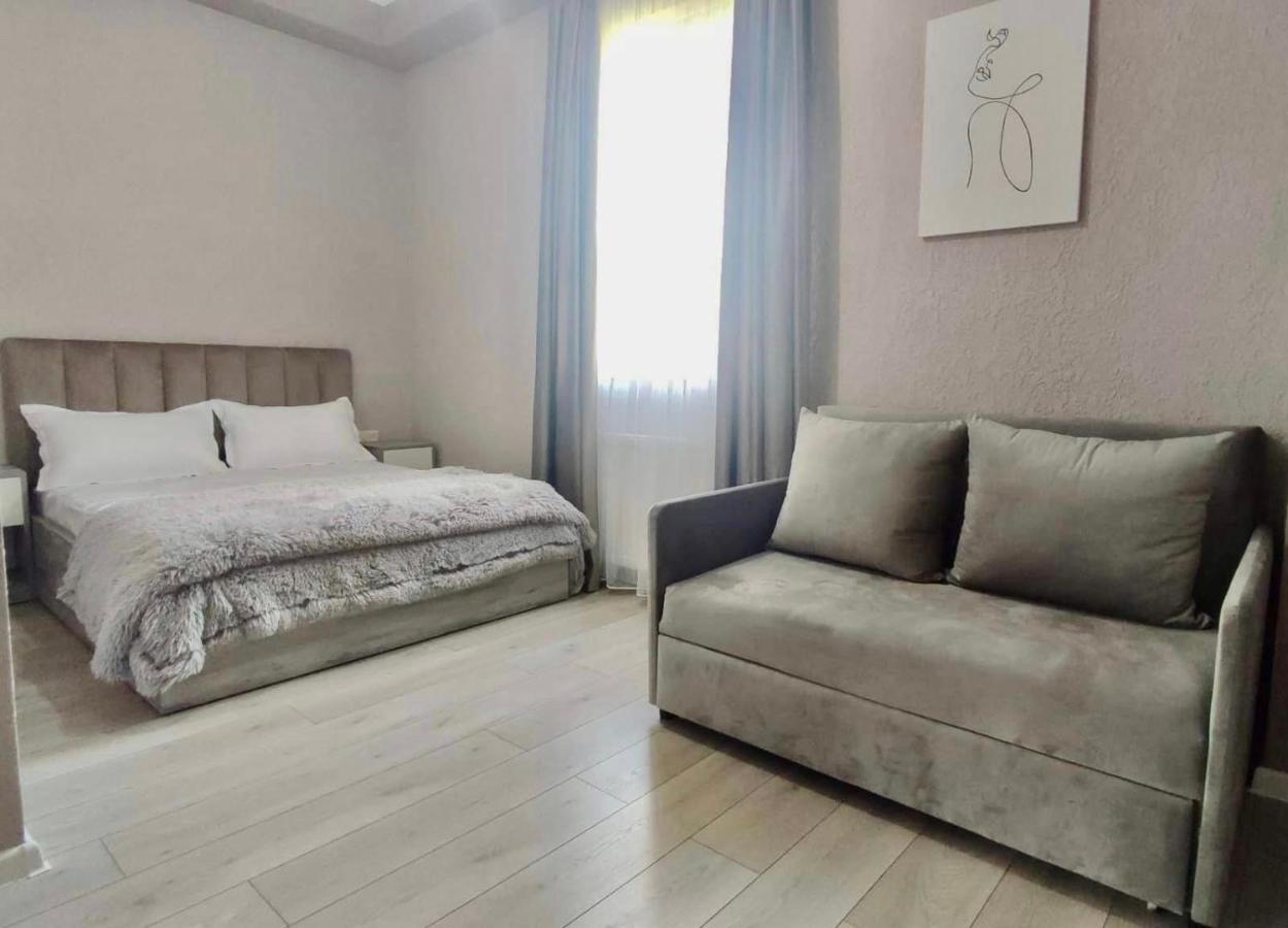 Guest House Nima 쿠타이시 외부 사진