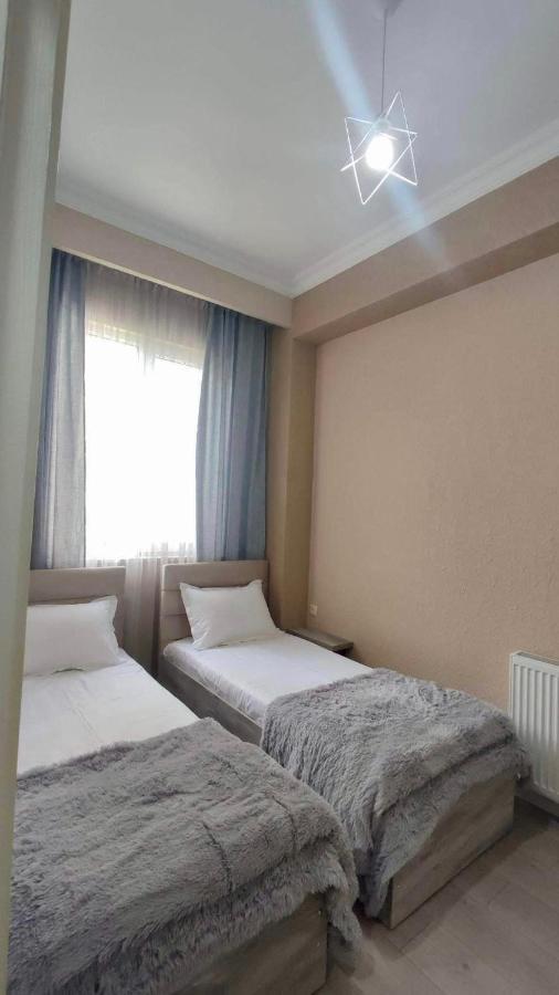 Guest House Nima 쿠타이시 외부 사진