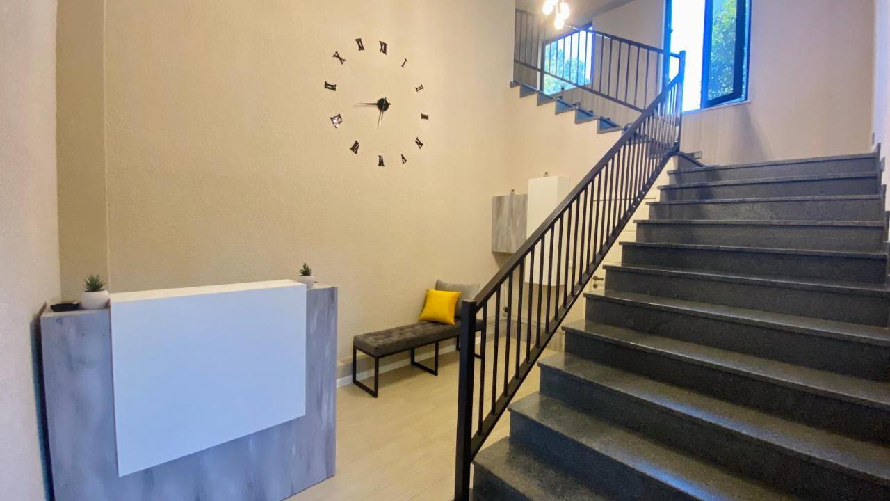 Guest House Nima 쿠타이시 외부 사진