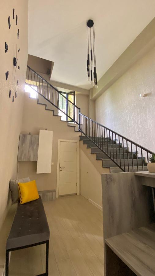 Guest House Nima 쿠타이시 외부 사진