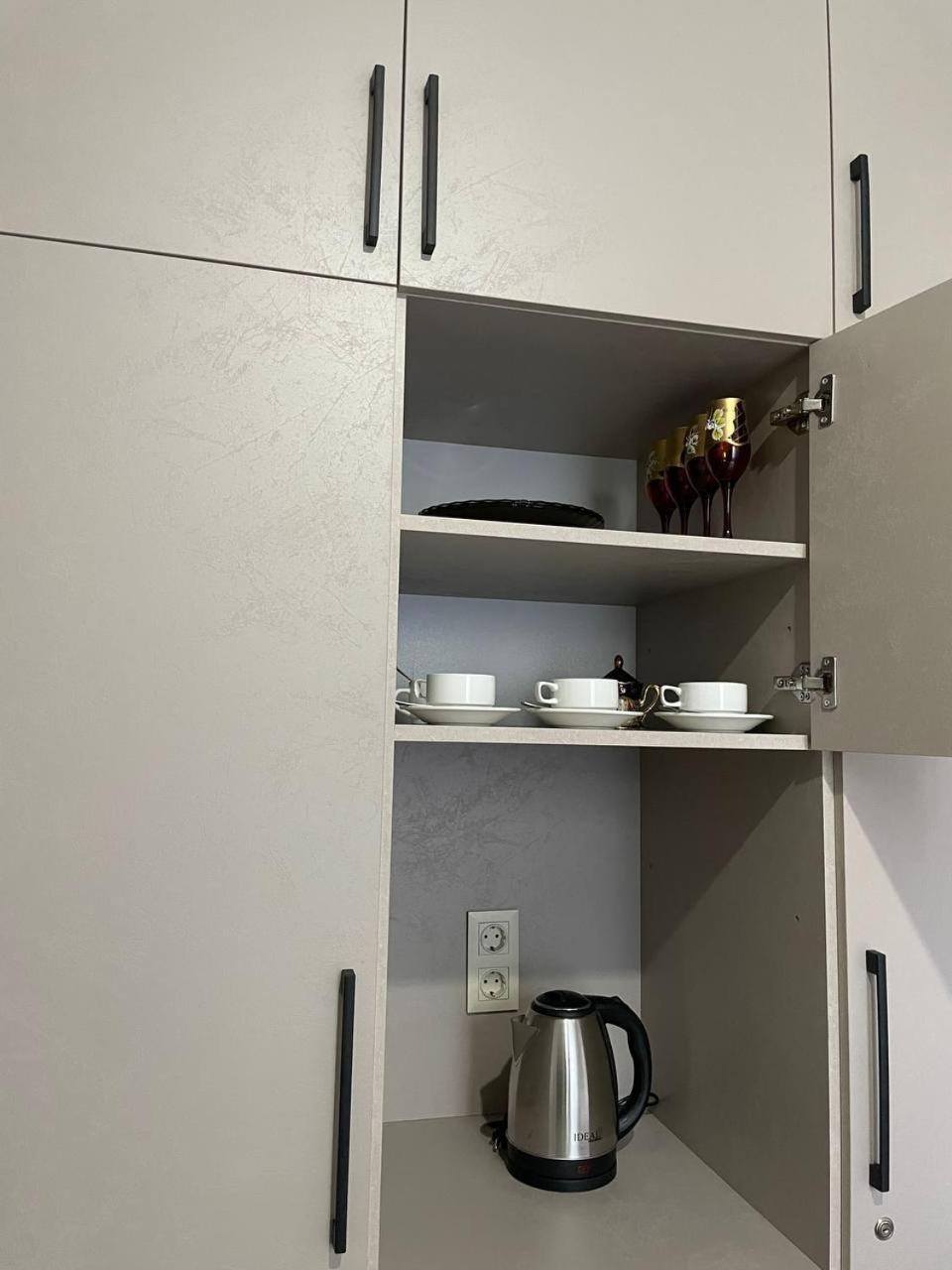 Guest House Nima 쿠타이시 외부 사진