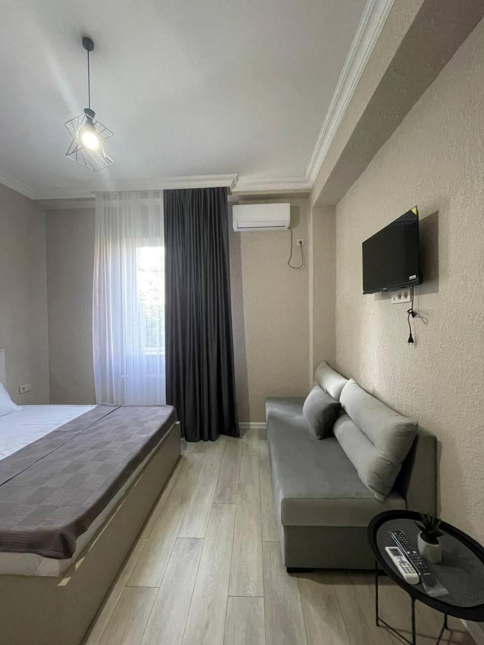 Guest House Nima 쿠타이시 외부 사진